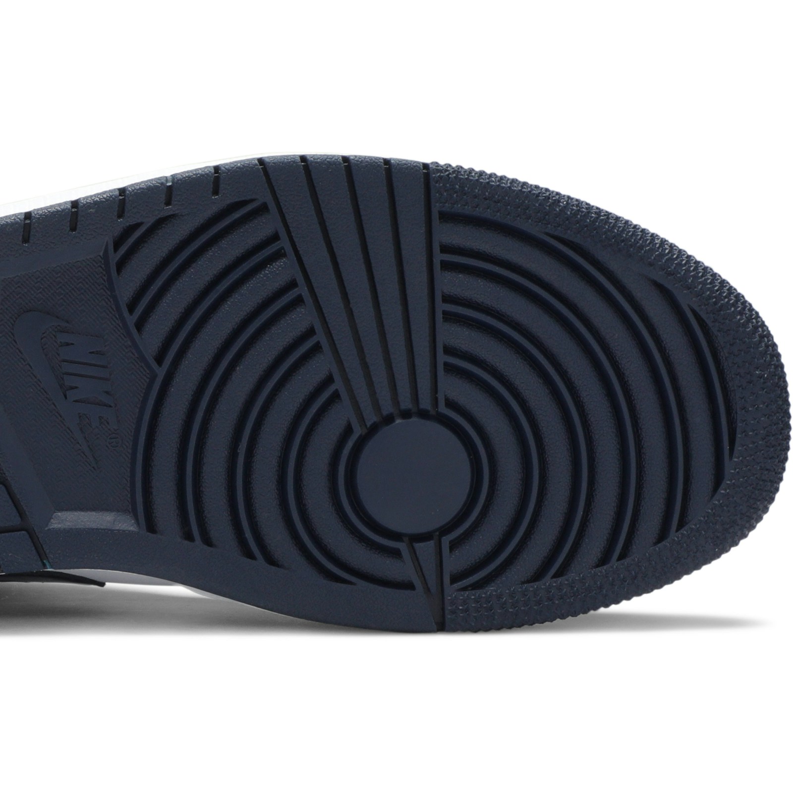 air_jordan_1_mid__sanded_purple__554724_445_4_8026.jpeg