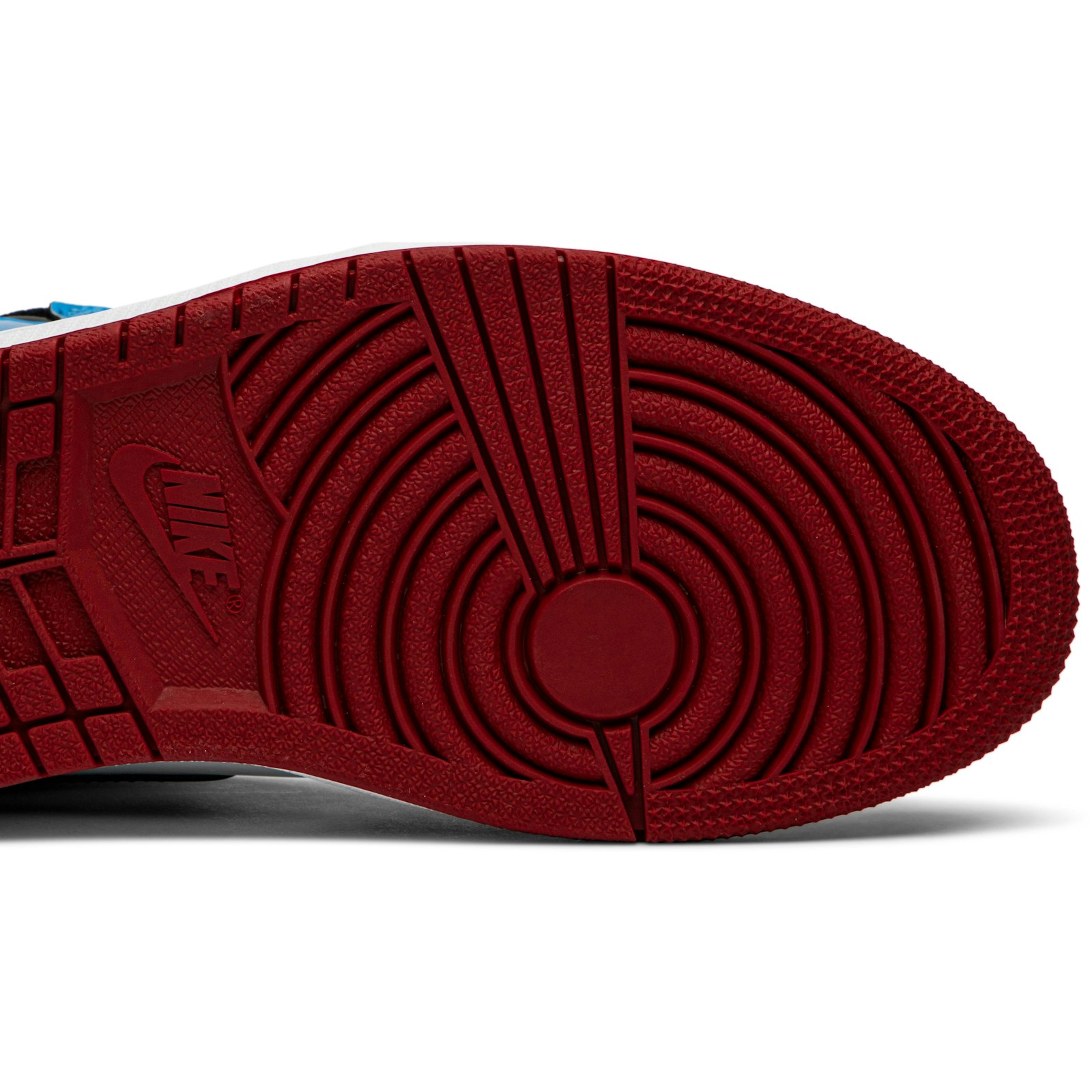air_jordan_1_retro_high_og__fearless__ck5666_100_4_58397.jpeg