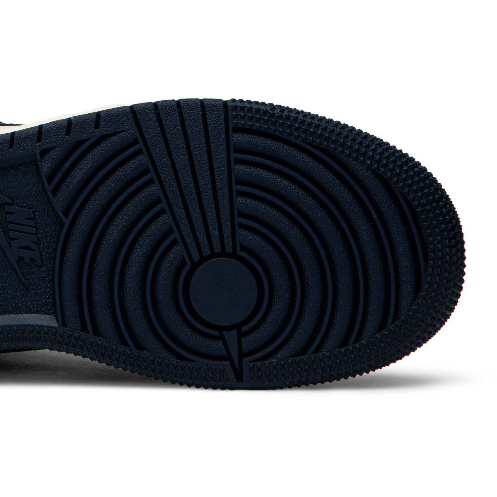 grade_school__air_jordan_1_retro_high_og__obsidia_4_64552.jpeg